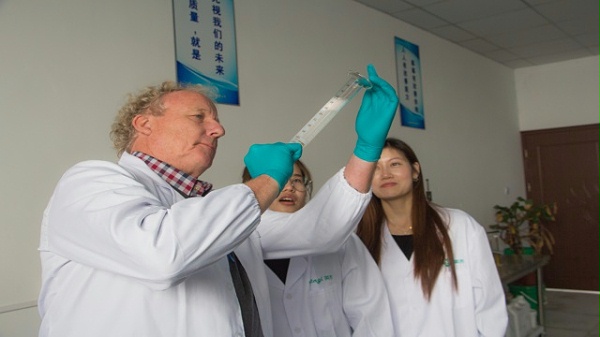 英吉切削液實(shí)驗(yàn)現(xiàn)場